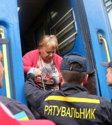 З Херсонської та Миколаївської областей евакуювали понад три тисячі людей — Президент