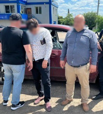 “Медики” на Харківщині вкрали у пенсіонерки 100 тис. грн і золото