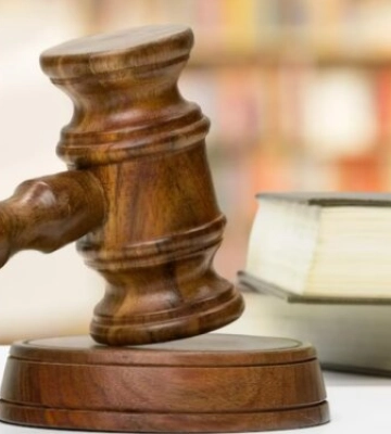 В Запорожье суд отпустил водителя, сбившего насмерть двух коммунальщиков