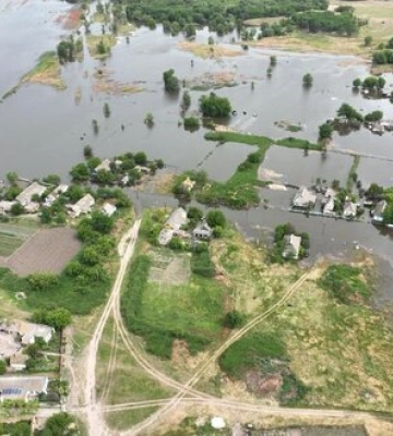 На Миколаївщині через підрив Каховської ГЕС відрізані під’їзди до села з сотнями мешканців, - ДСНС. ФОТОрепортаж