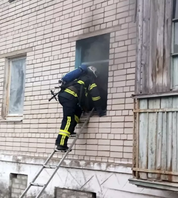Из пожара в Никопольском районе спасли женщину и мужчину