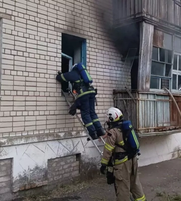 З пожежі у Нікопольському районі врятували жінку та чоловіка