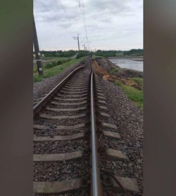 У Дніпропетровській області просіла ділянка з залізничним полотном