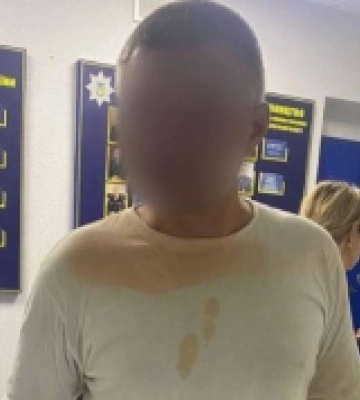 Ужгородські патрульні затримали чоловіка, який дебоширив у поїзді