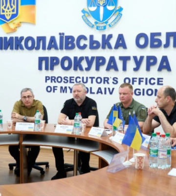 Представники Міжнародного кримінального суду відвідали затоплену Антонівку та Херсон, фото