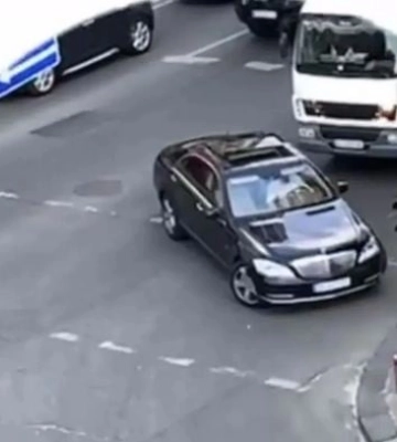 В Киеве владелец Mercedes избил водителя эвакуатора: не понравилось, как стоял спецтранспорт. Фото и видео