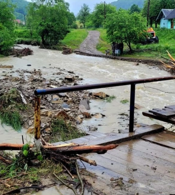 Відкачуємо воду з будинків, вивільняємо автомобілі, - ДСНС