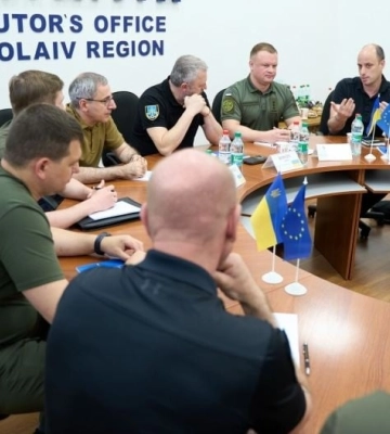 Представники Міжнародного кримінального суду відвідали затоплену Антонівку й Херсон