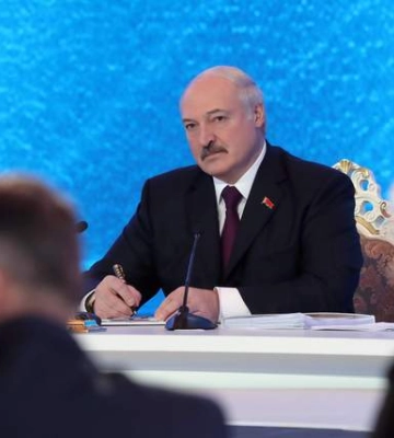 Лукашенко хотів ввести армію в Україну: що стало на заваді