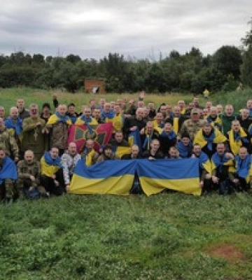 Украина вернула из плена 95 человек: первые кадры после обмена