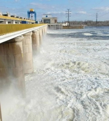 Как подрыв Каховской ГЭС повлияет на работу ЗАЭС и на водообеспечение Крыма