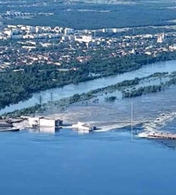 Хвилі висотою три метри: підрив Каховської ГЕС