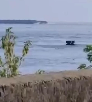 Майже вся Каховська ГЕС пішла під воду