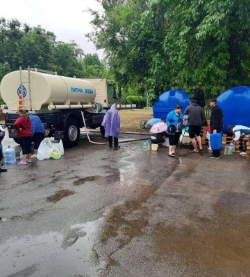 На Дніпропетровщині у деяких містах організовано підвіз води