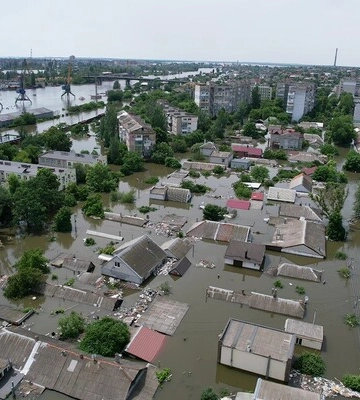 Вода в Херсоні за ніч опустилась ще на 64 сантиметри