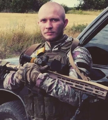 Залишились дружина і маленька донька. На Дніпропетровщині провели в останню путь воїна ЗСУ Клочка Дмитра