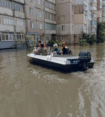 На Херсонщині вода продовжує спадати. Триває рятувальна операція
