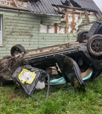 32-річний водій Volkswagen Passat  в&#039;їхав в будинок на Львівщині і загинув