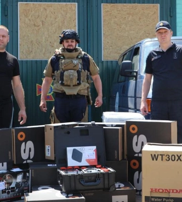 Херсонські рятувальники отримали гумдопомогу від польсько-українських благодійників