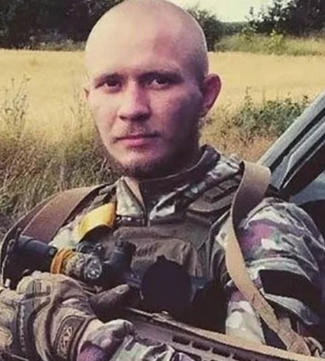 Залишились дружина і маленька донька. На Дніпропетровщині провели в останню путь воїна ЗСУ Клочка Дмитра