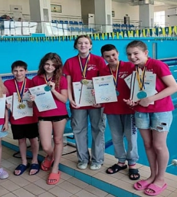 Криворізькі спортсмени посіли призові місця на Чемпіонаті міста з плавання