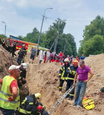 Обвал траншеї у Луцьку: поліція відкрила кримінал