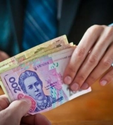 У Франківську п'яний порушник запропонував патрульним 2500 грн хабаря