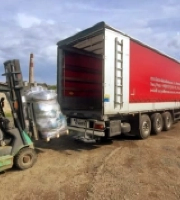 Із Закарпаття направили ще дві вантажівки з допомогою на Херсонщину
