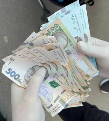 На Кіровоградщині податківиць викрили на вимаганні від бізнесу хабарів за розблокування накладних (ФОТО, ВІДЕО)