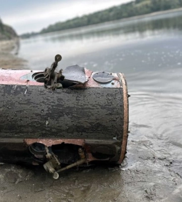 У Запоріжжі в Дніпрі виявили залишки від ракети С-300 - фото