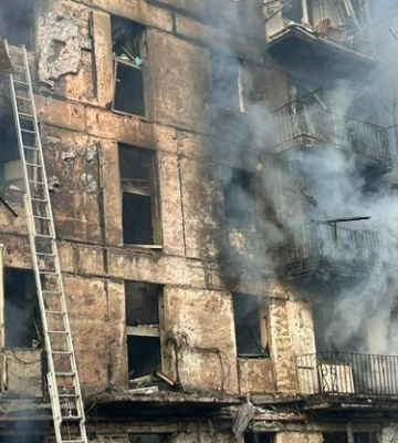Вибухи в Дніпрі та області: війська рф атакували п&#039;ятиповерхівку та обʼєкти інфраструктури Кривого Рогу