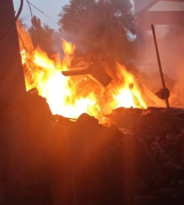 Нічний удар по Кривому Розі: є жертви й десятки поранених, квартири досі горять