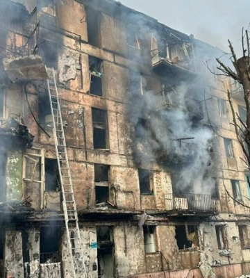 По Кривому Рогу росія випустила 6 ракет по цивільним об’єктам: під завалами ще шукають людей