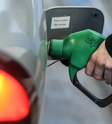 У Києві директора КП підозрюють у розтраті коштів під час закупівлі бензину