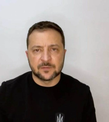 Зеленський: Дякую нашим хлопцям за кожен український прапор, який зараз повертається на законне місце в селах на щойно деокупованій території