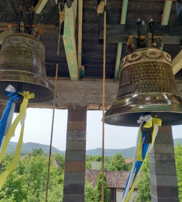 У Перечині освятили церковний дзвін «Теодор» і відзначили 20-річчя греко-католицького храму