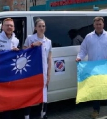 Рівненська обласна лікарня отримала карету швидкої допомоги від тайванських та німецьких волонтерів