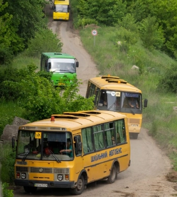 Окупанти вдарили по Херсону з артилерії під час евакуації через підрив Каховської ГЕС: є поранені