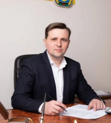 Арештували будинок і машини втікача-очільника Луцької райради