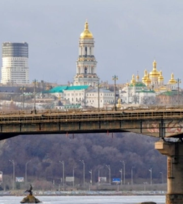 На мосту Патона локалізували пошкодження тепломережі
