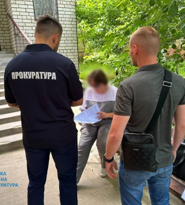 Зловживання під час реконструкції шкільного спортмайданчика – в Одеській області підозрюють посадовицю сільради та підрядницю