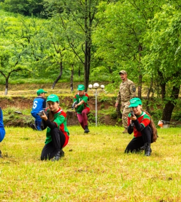 Гвардійці передають досвід учасникам молодіжної гри «Сокіл» («Джура»)