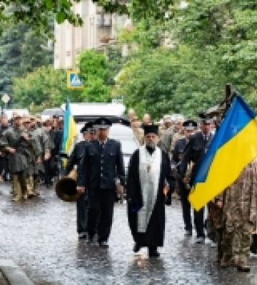 В Ужгороді попрощалися із загиблим солдатом Олександром Голубєвим