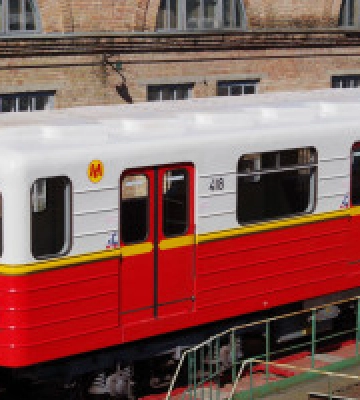 Столичний метрополітен отримав другу партію варшавських вагонів