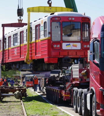 Київ отримав від Варшави другу партію вагонів метро