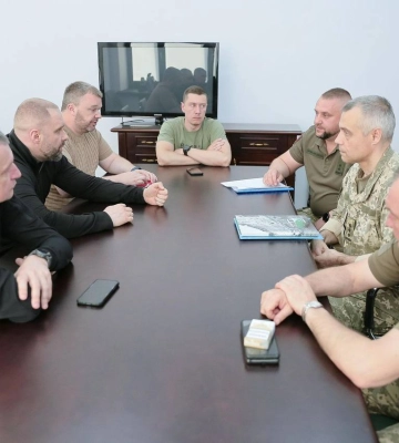 “Підсилюємо оборонні заходи”: Синєгубов зустрівся з військовими