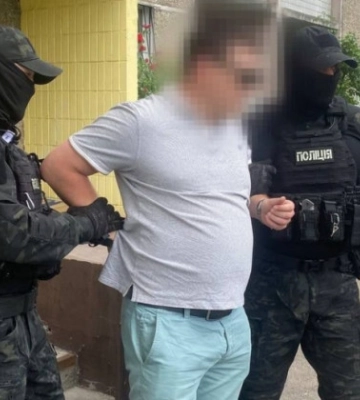 Хабар у 2300 доларів за закриття кримінального провадження: у Києві затримали поліцейського
