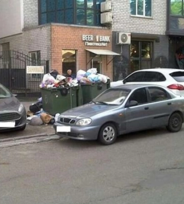 У Дніпрі евакуатор забрав &quot;Ланос&quot;, який заважав комунальникам