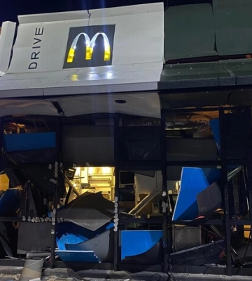Ракетний обстріл Одеси: російські окупанти влучили в McDonald&#039;s