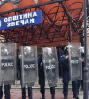 Серби атакують поліцію Косова: прем'єр-міністр закликає до верховенства права  